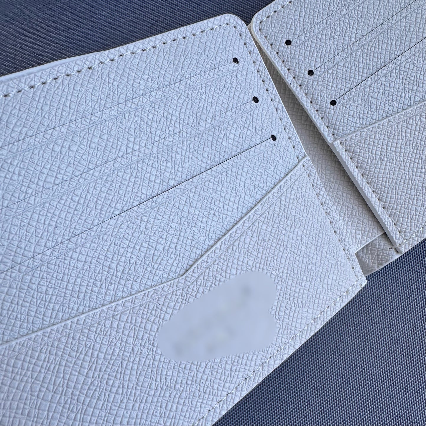 Snowing Bi-Fold Wallet
